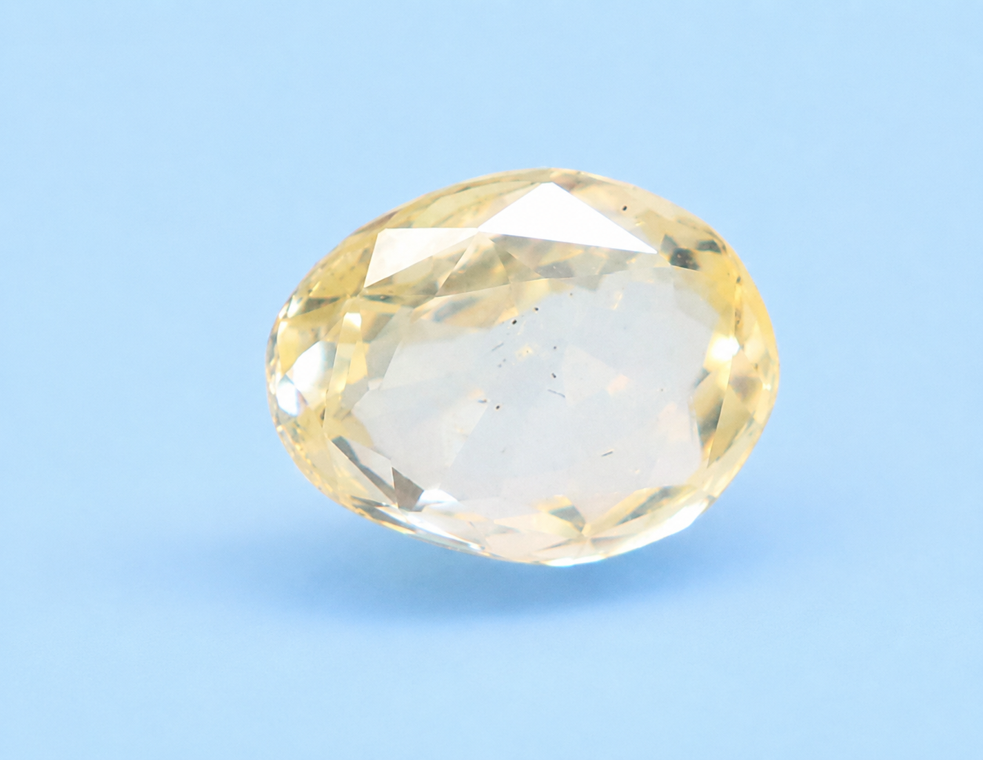 Yellow Sapphire (Pukhraj) 3.18 Ct