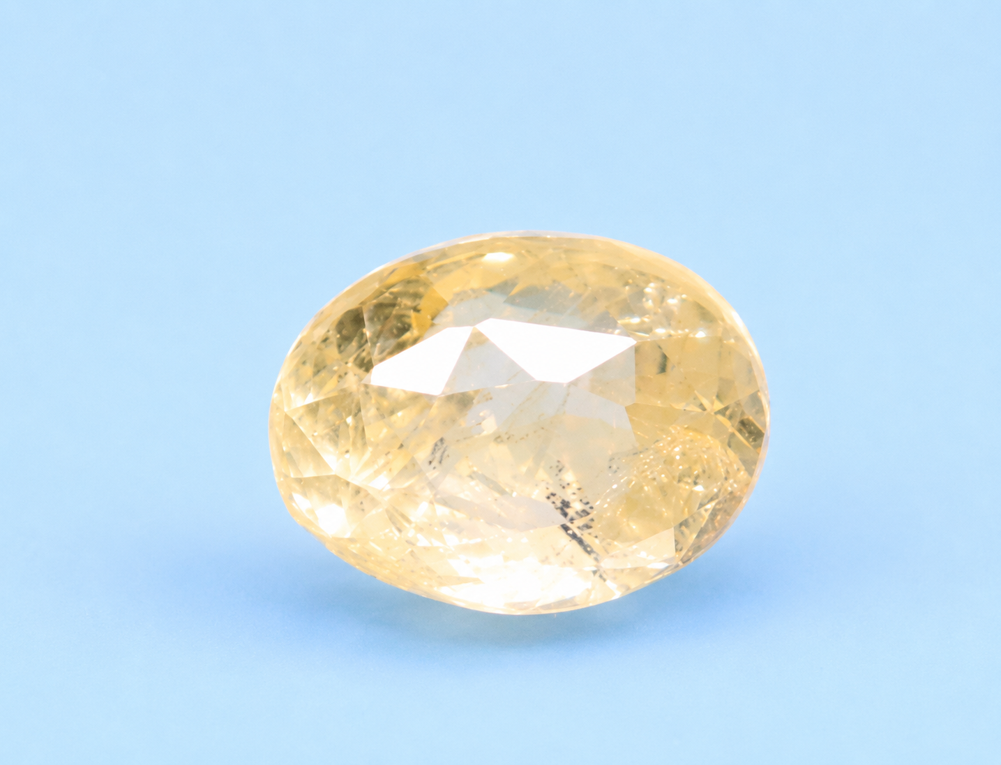 Yellow Sapphire (Pukhraj) 3.38 Ct