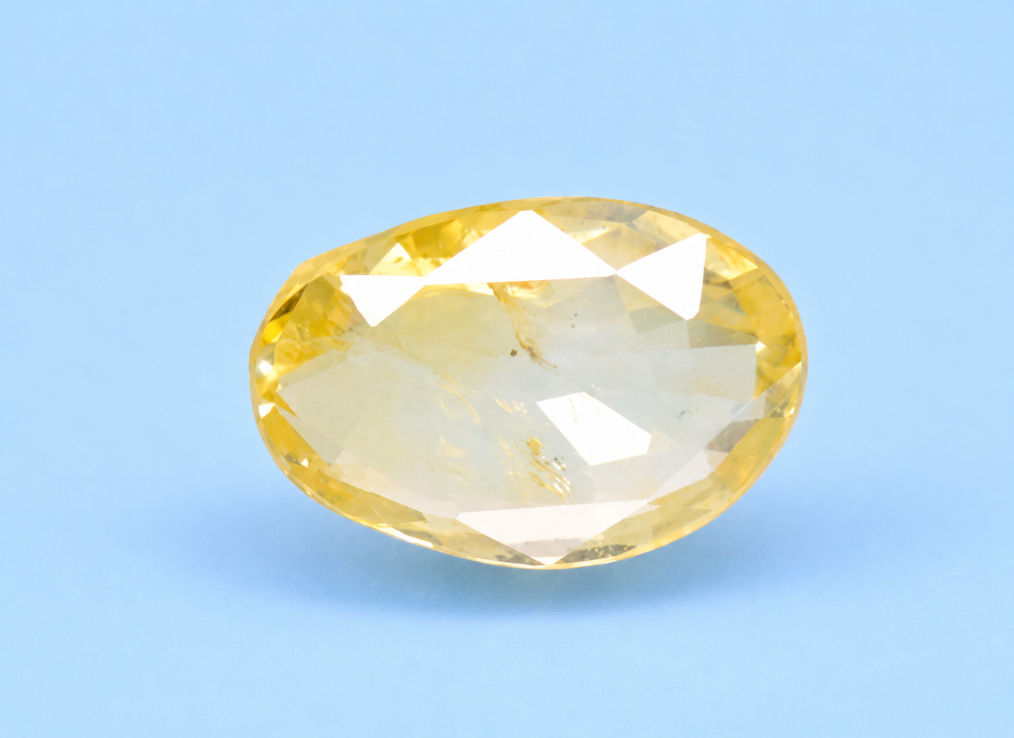 Yellow Sapphire (Pukhraj) 3.55 Ct