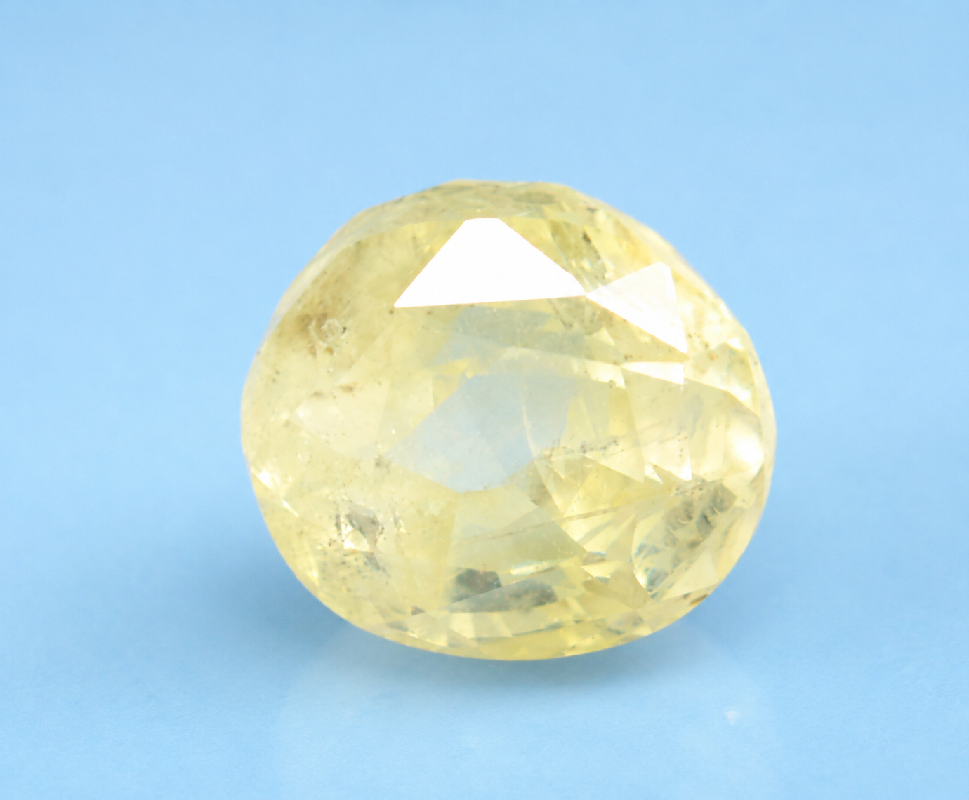 Yellow Sapphire (Pukhraj) 4.22 Ct